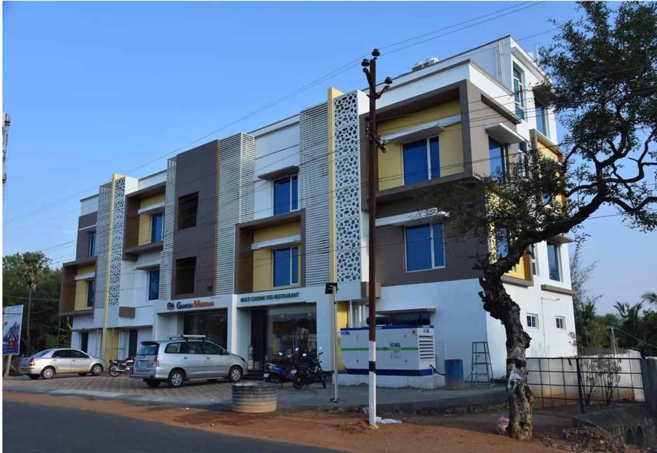 Ganesh Meridian Tiruppattur 外观 照片
