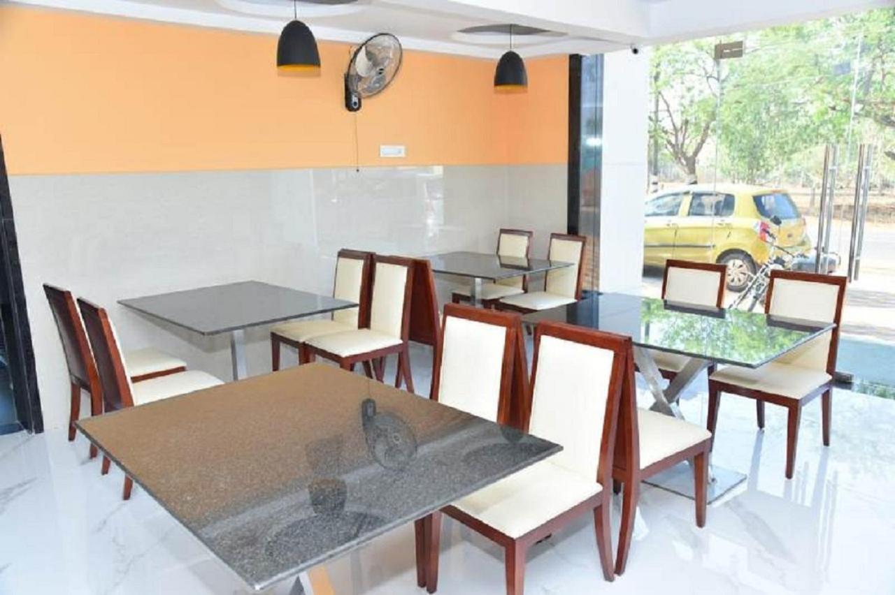 Ganesh Meridian Tiruppattur 外观 照片